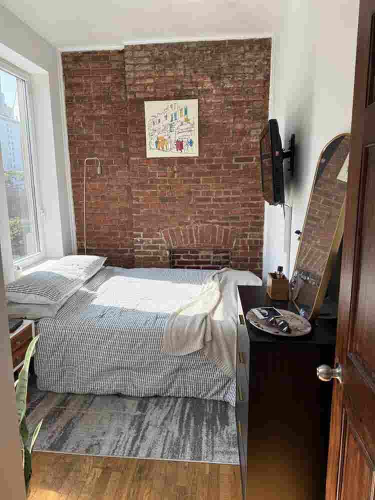 Queen-Size BR in renovated apt