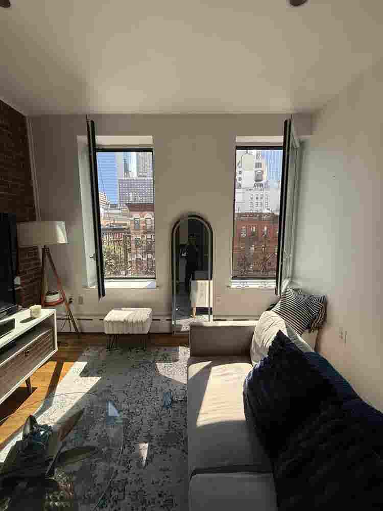 Queen-Size BR in renovated apt