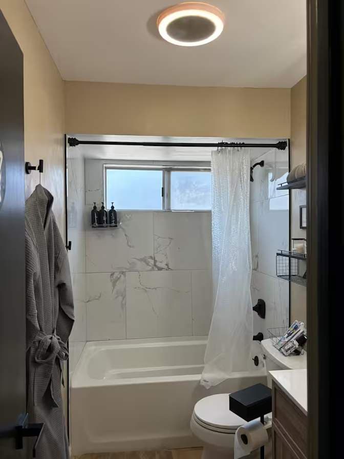 Room available in Bonita!