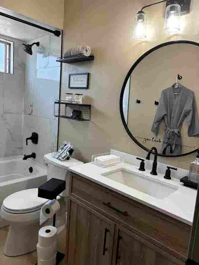 Room available in Bonita!
