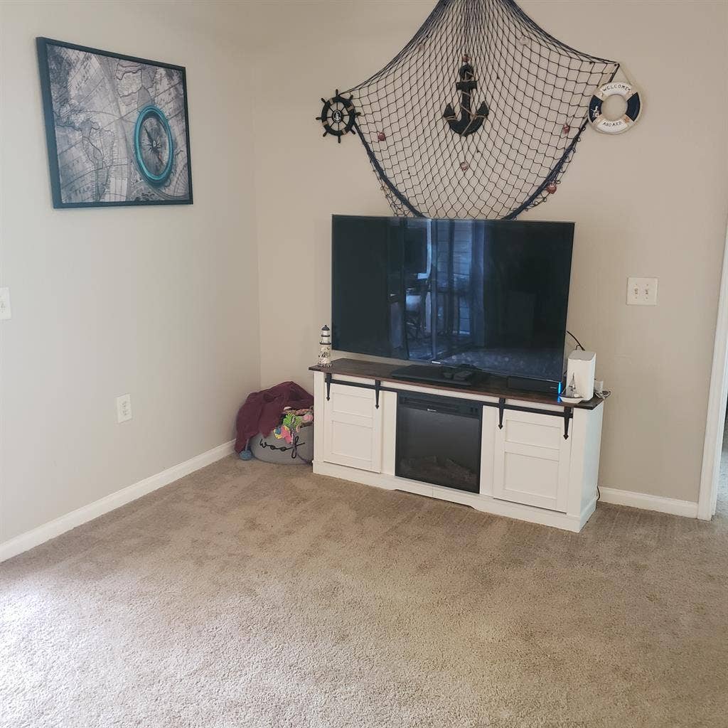 2 rooms available with shared bath