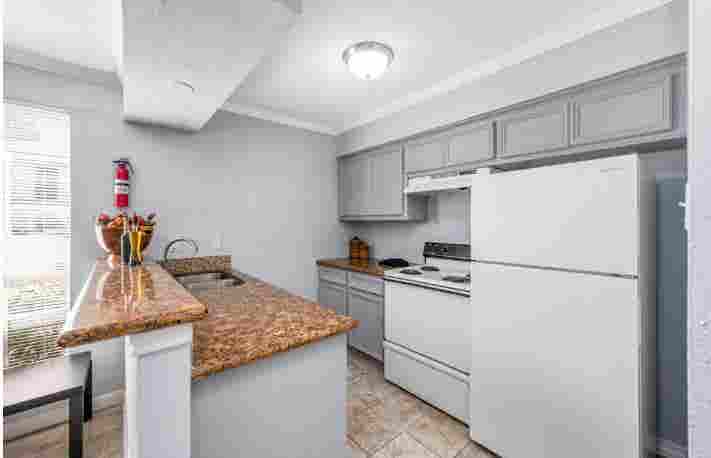 Studio Apartment for Lease Takeover