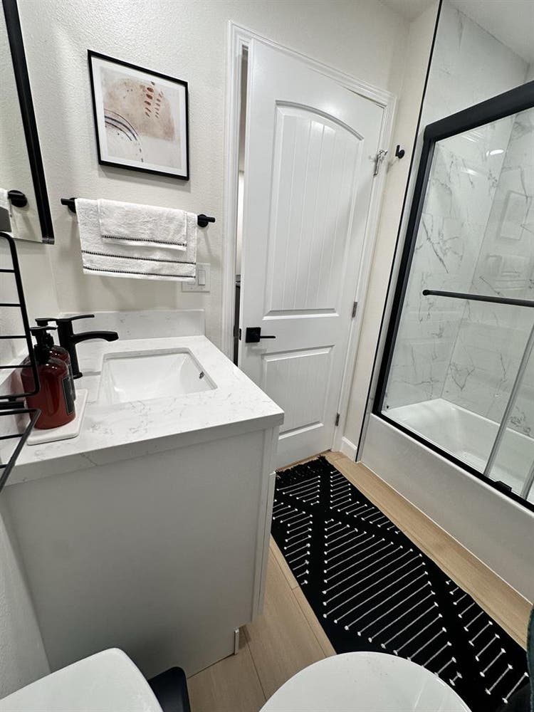 Lg Furnished Room w/private bath
