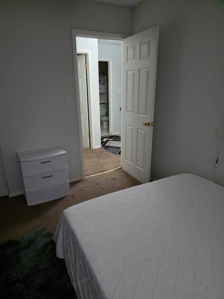 Room for rent in family Home