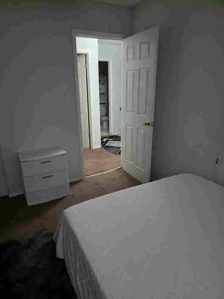 Room for rent in family Home