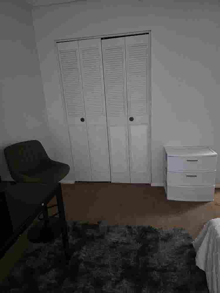 Room for rent in family Home