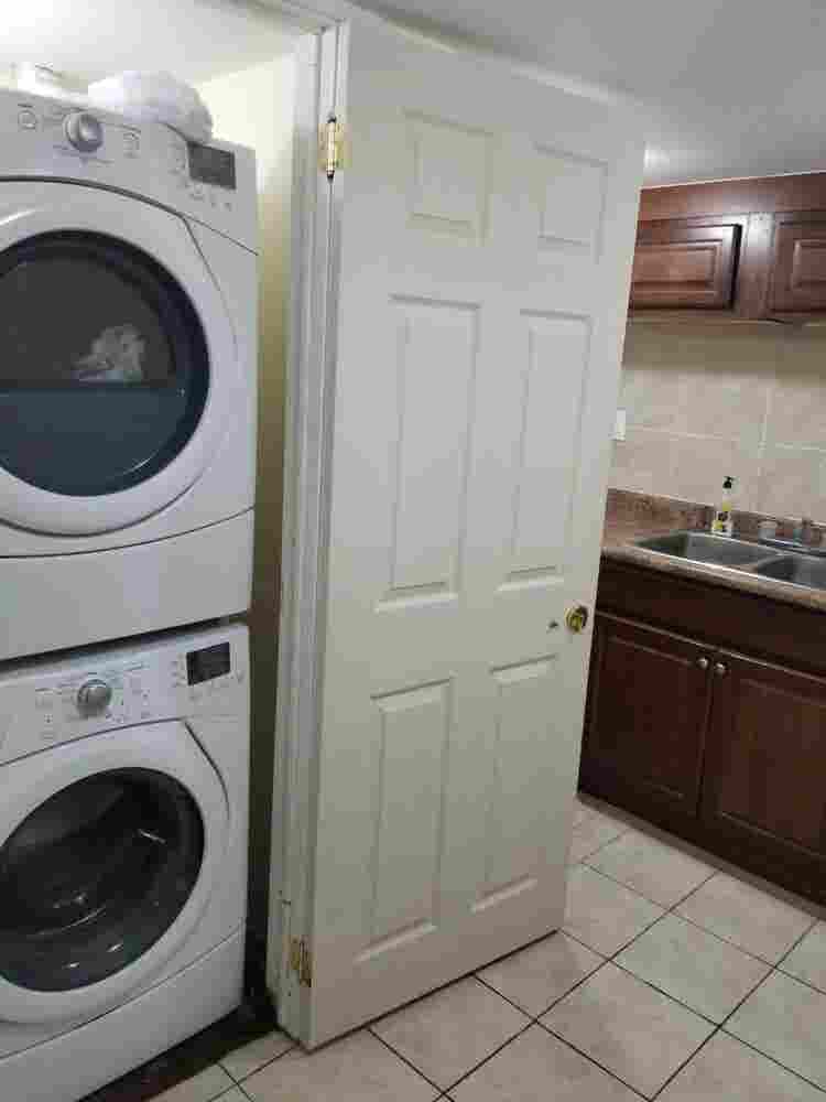 1 Bed+Den Basement for rent