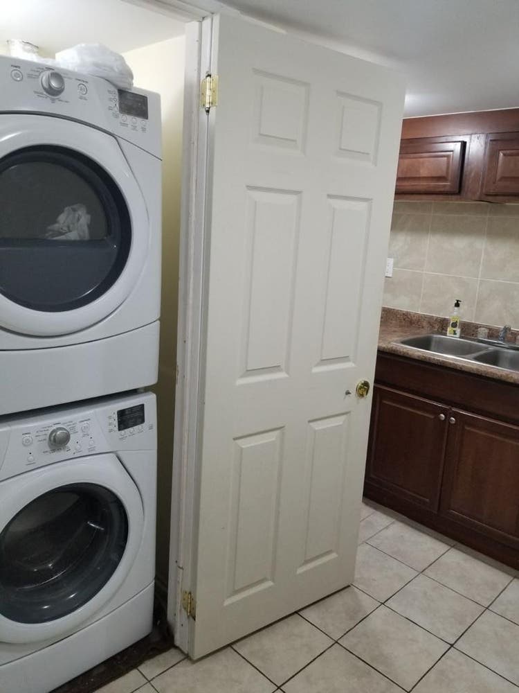 1 Bed+Den Basement for rent