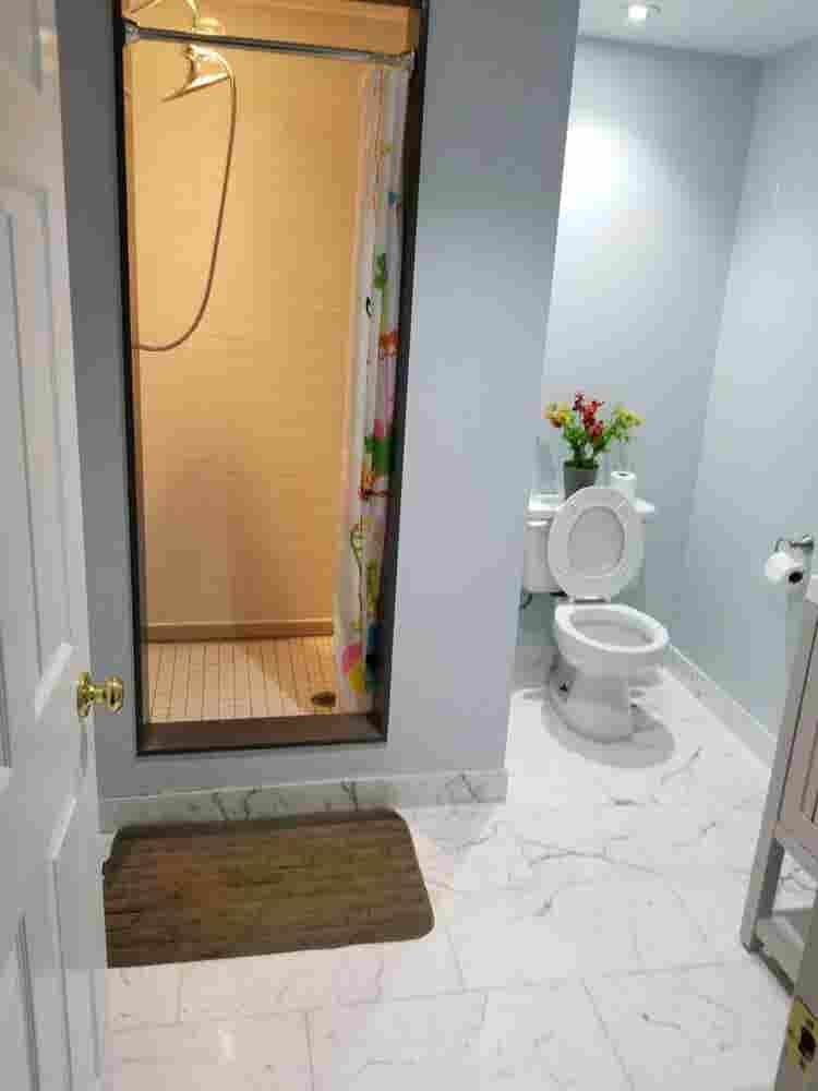 1 Bed+Den Basement for rent