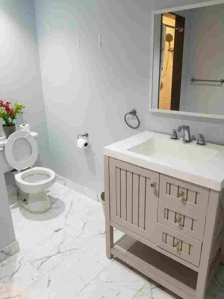 1 Bed+Den Basement for rent