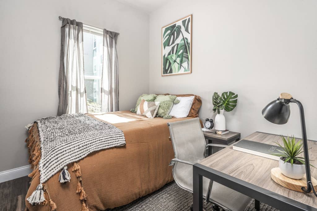 bath Rent (lease takeover)