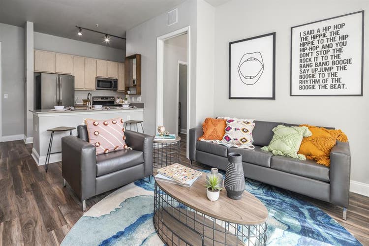 bath Rent (lease takeover)