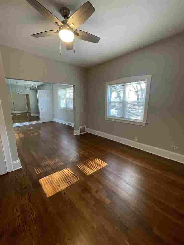 3rd room in Irving park coach house