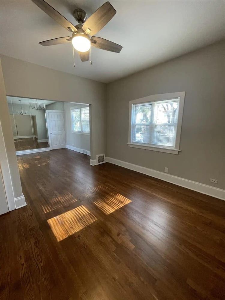 3rd room in Irving park coach house