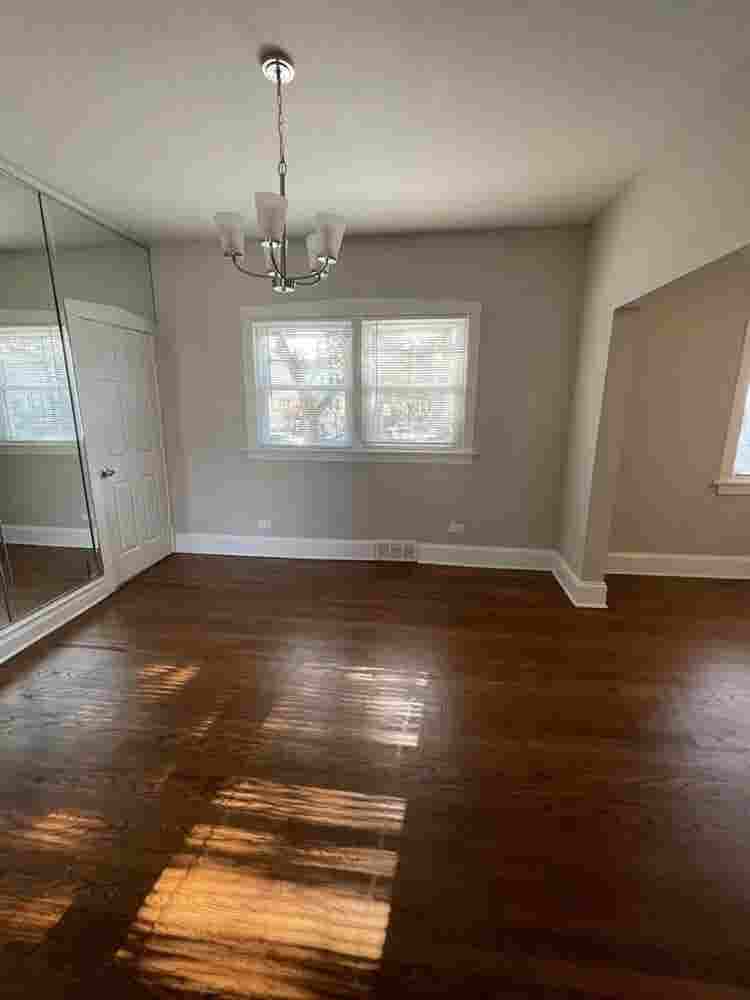 3rd room in Irving park coach house