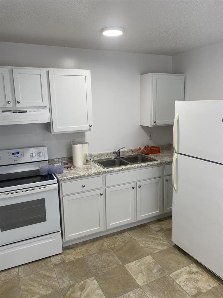 Cozy room for rent for