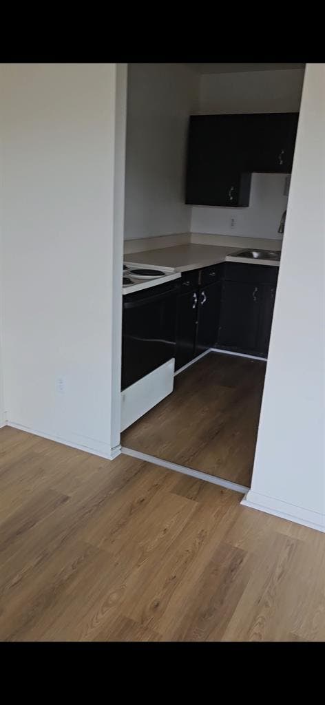 Looking for student roomate ASAP