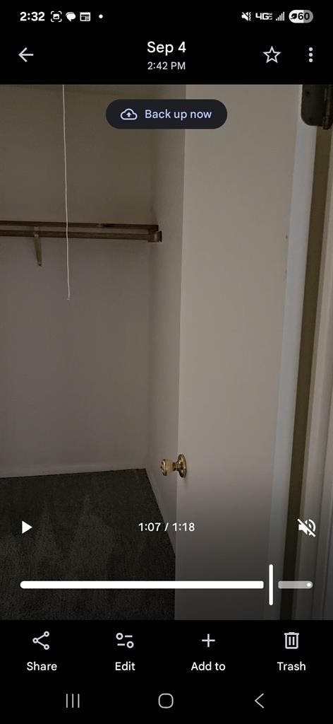Looking for student roomate ASAP