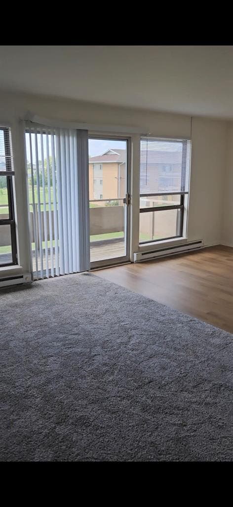 Looking for student roomate ASAP