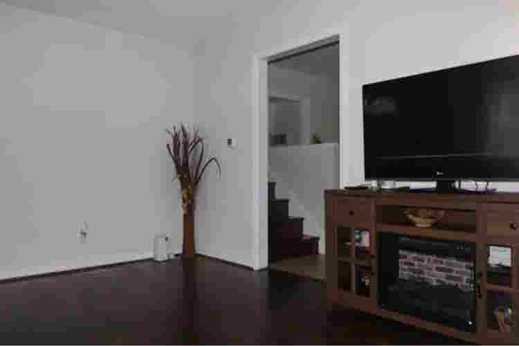 Looking for new roommates!!!