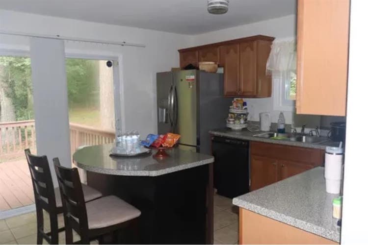 Looking for a new roommate!!!
