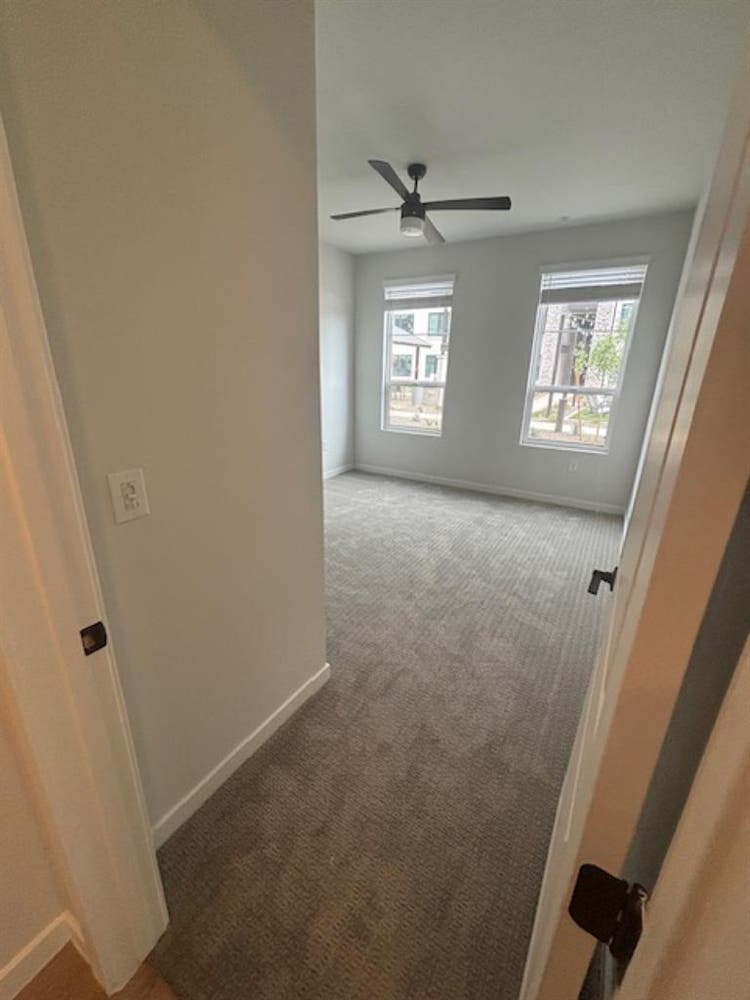 ✨ Lease Transfer Available✨