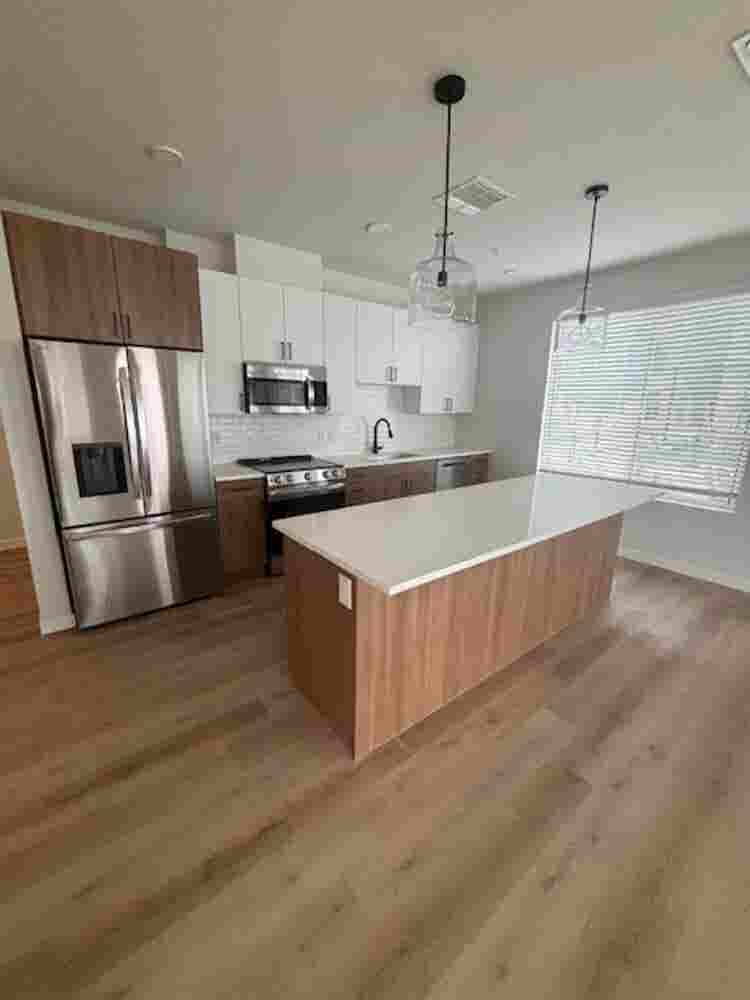 ✨ Lease Transfer Available✨