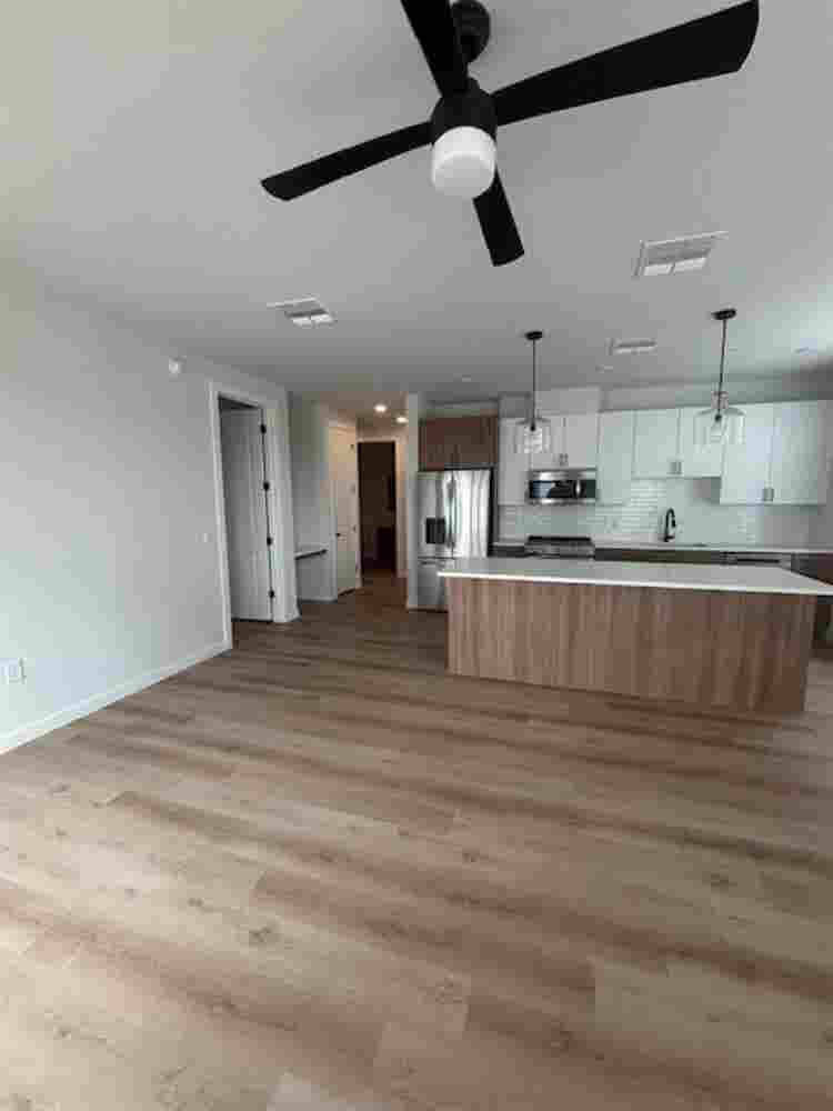 ✨ Lease Transfer Available✨