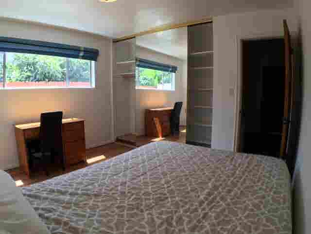 Private bedroom w/Shared bath 