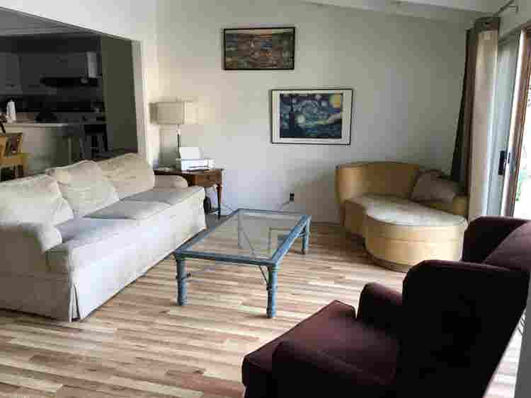 Private bedroom w/Shared bath 
