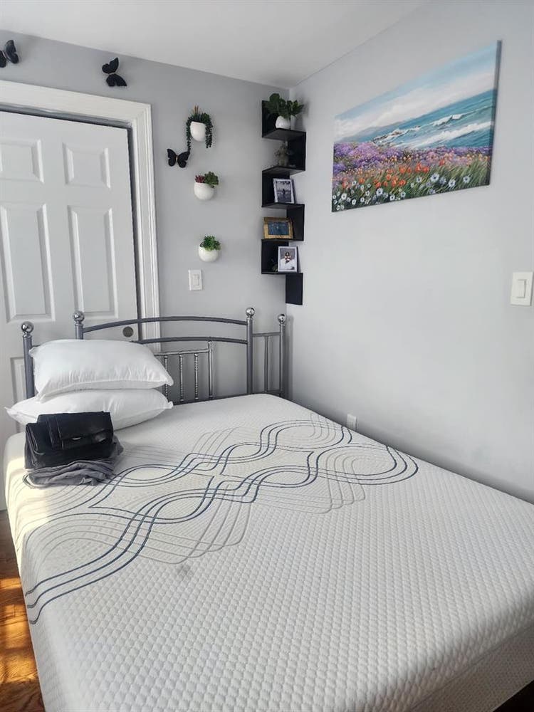 1 bedr,&bat,private entrance studio