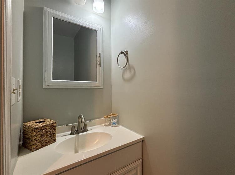 3BR Room(s) for Rent w/ Hot Tub!
