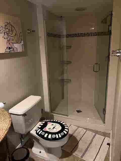 Huge- Private Entrance Studio