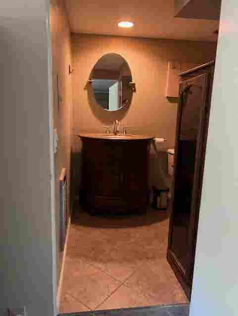 Huge- Private Entrance Studio