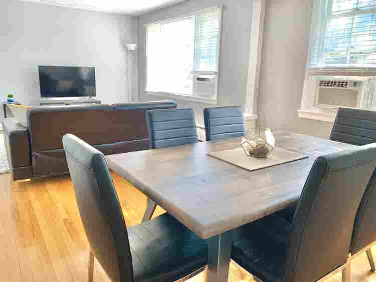 FURNISHED BDRM IN FEMALE-ONLY APT