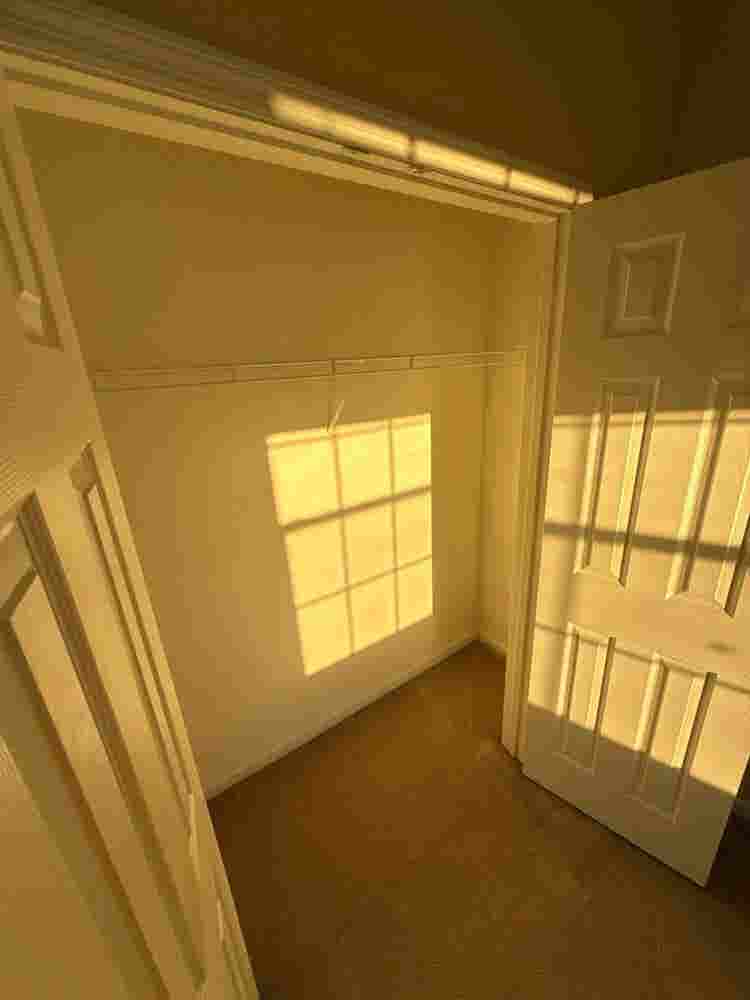 Furnished room w private bathroom