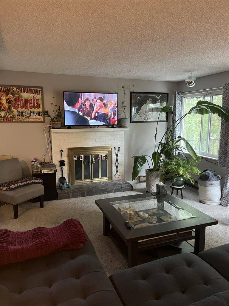 All Utils Incl – Greenwood Condo