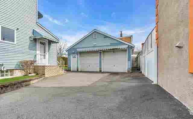 1 Bedroom Apt Available w parking