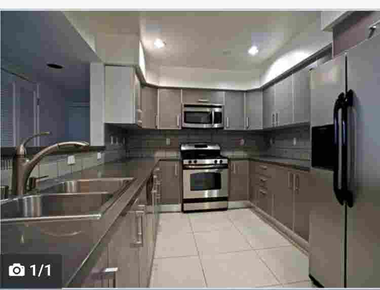Room for rent in luxury bldg