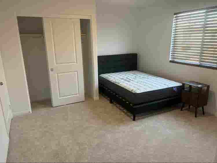 Private Room/Bath Available to Rent