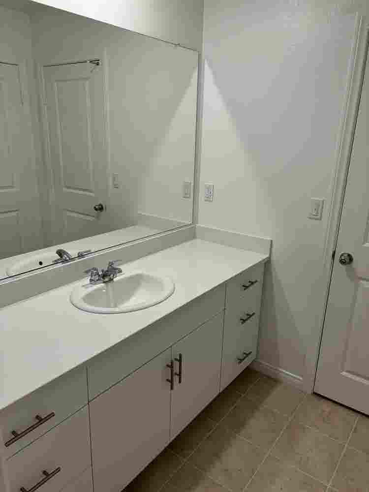 Private Room/Bath Available to Rent
