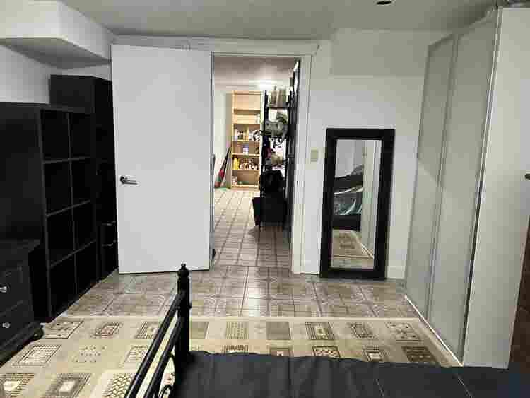Private room-Renfrew St & E.1st Ave