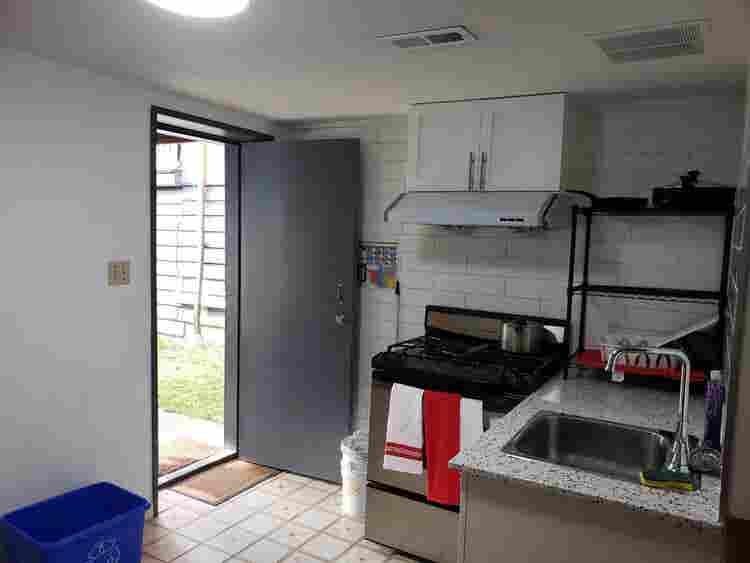 Private room-Renfrew St & E.1st Ave