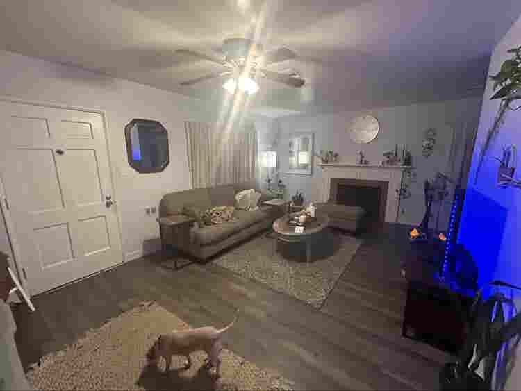 Room for Rent in 2-Bedroom duplexx