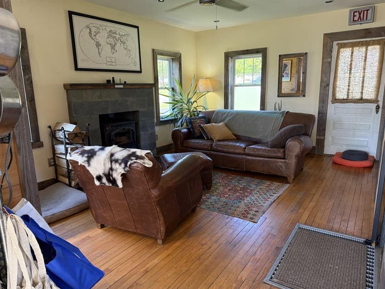 Private Bedroom w/small house-share