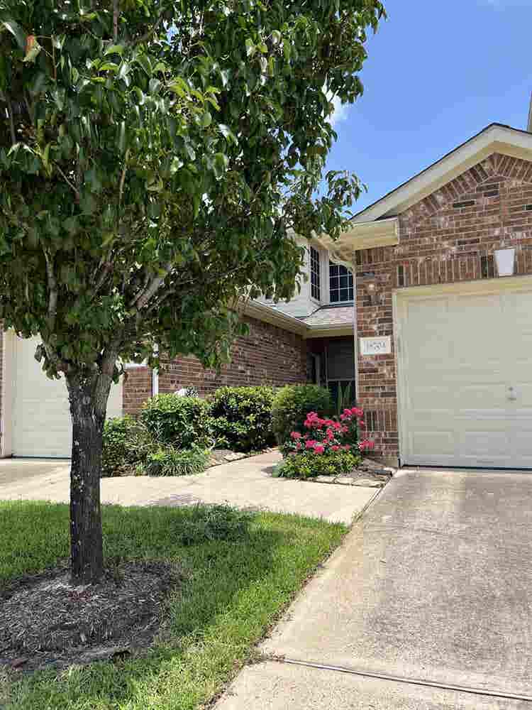 Beautiful Townhome -Gated Community