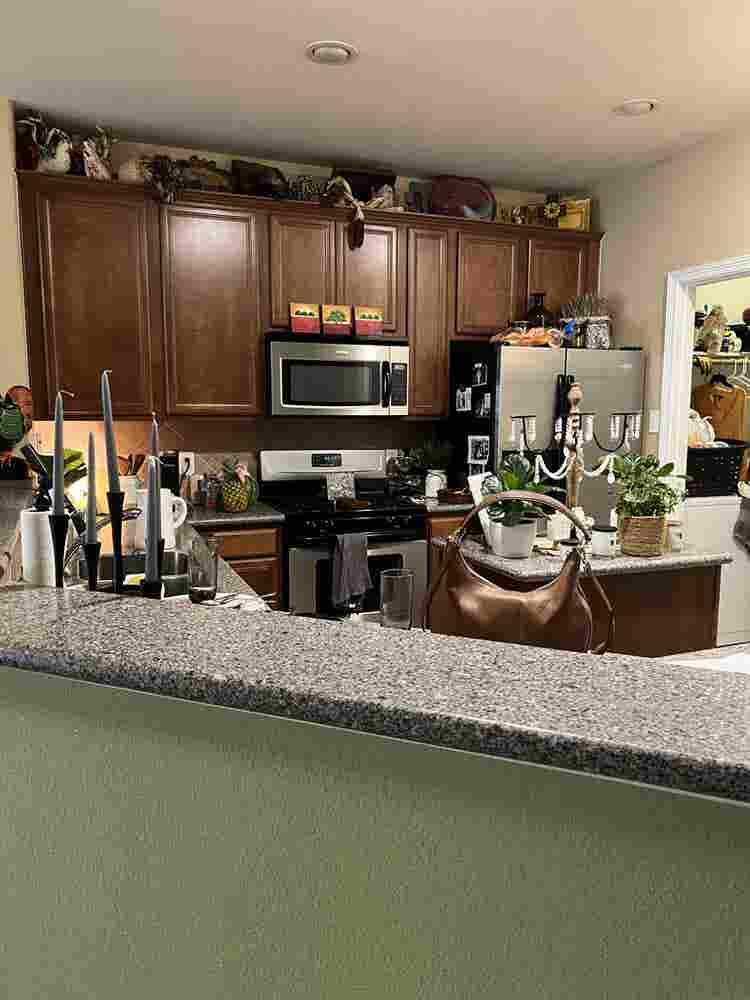 Beautiful Townhome -Gated Community