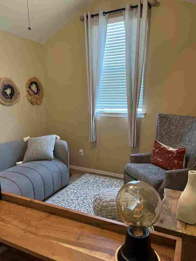Beautiful Townhome -Gated Community