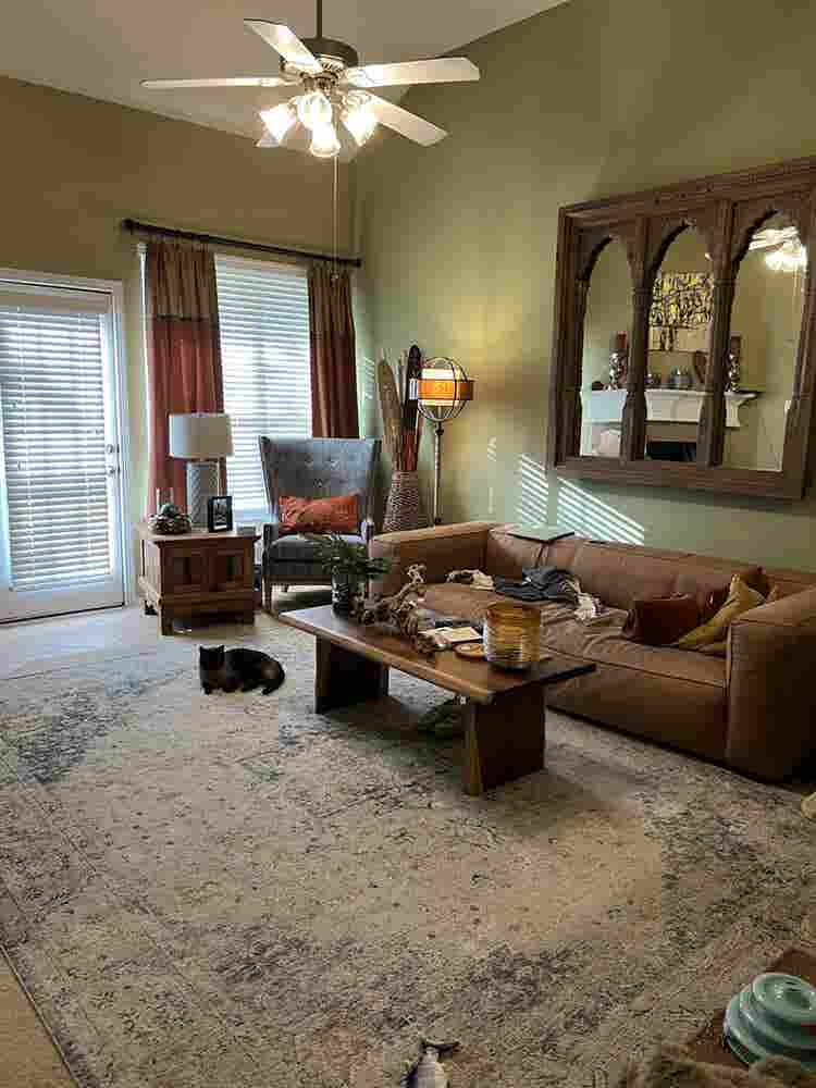 Beautiful Townhome -Gated Community