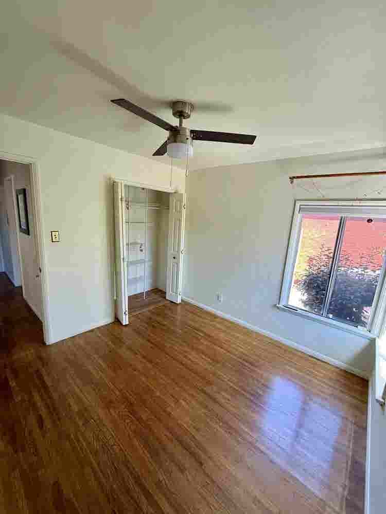 Cozy Long Beach Home – Room Open